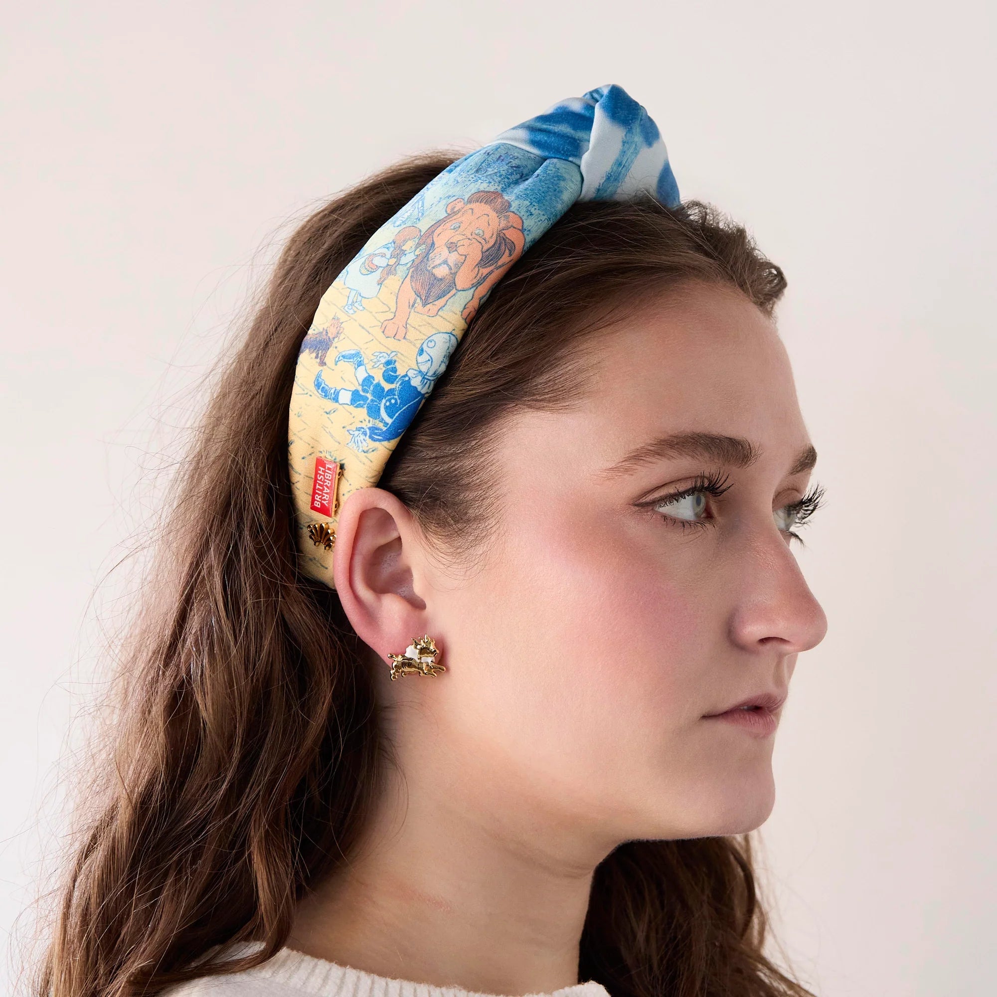 Yellow Brick The New
Wizard Of Oz
Printed Headband Lele Sadoughi